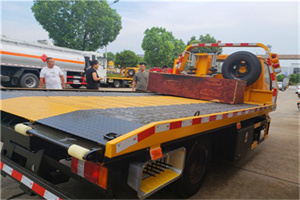 峨山附近拖车电话号码服务