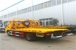 峨山附近拖车救援搭电